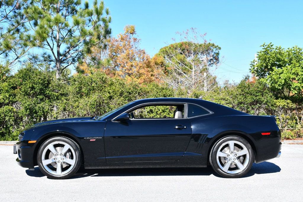 Used 2010 Chevrolet Camaro SS w/ RS Package image 3