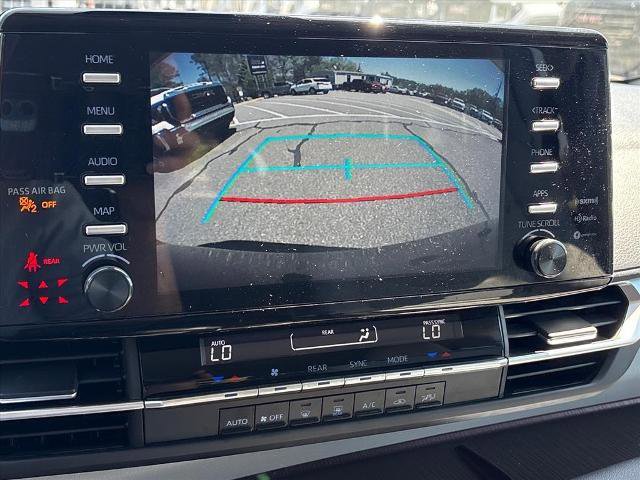 Used 2024 Toyota Sienna LE FWD image 12