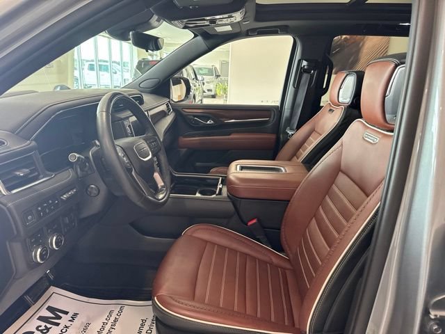 Used 2023 GMC Yukon Denali Ultimate AWD/4WD image 5