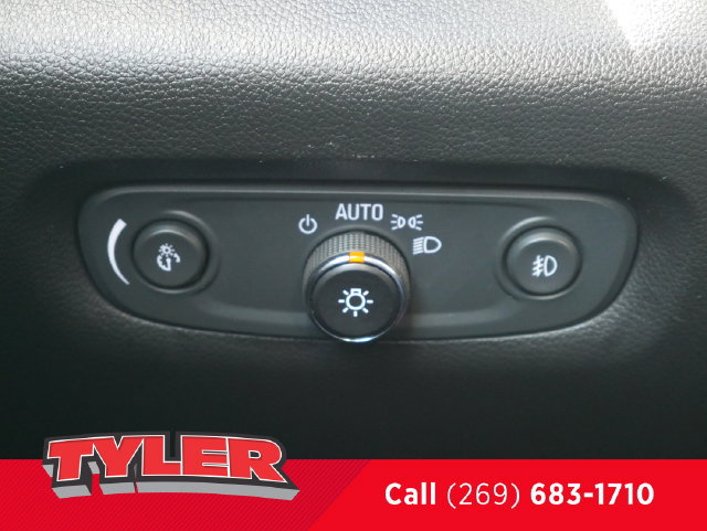 Used 2021 Chevrolet Traverse LT AWD/4WD image 21