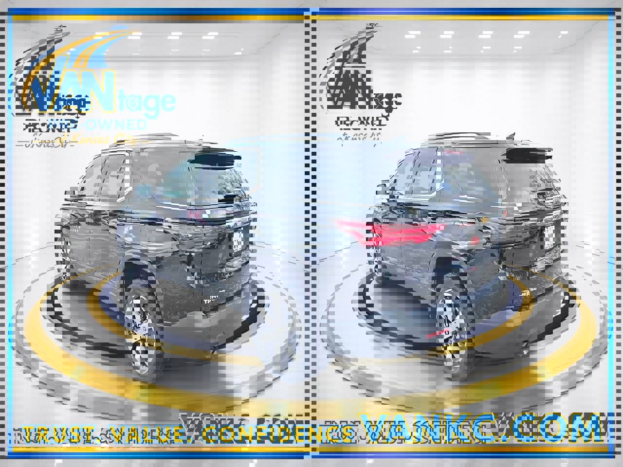 Used 2022 Chevrolet Traverse LT w/ LT Premium Package image 9