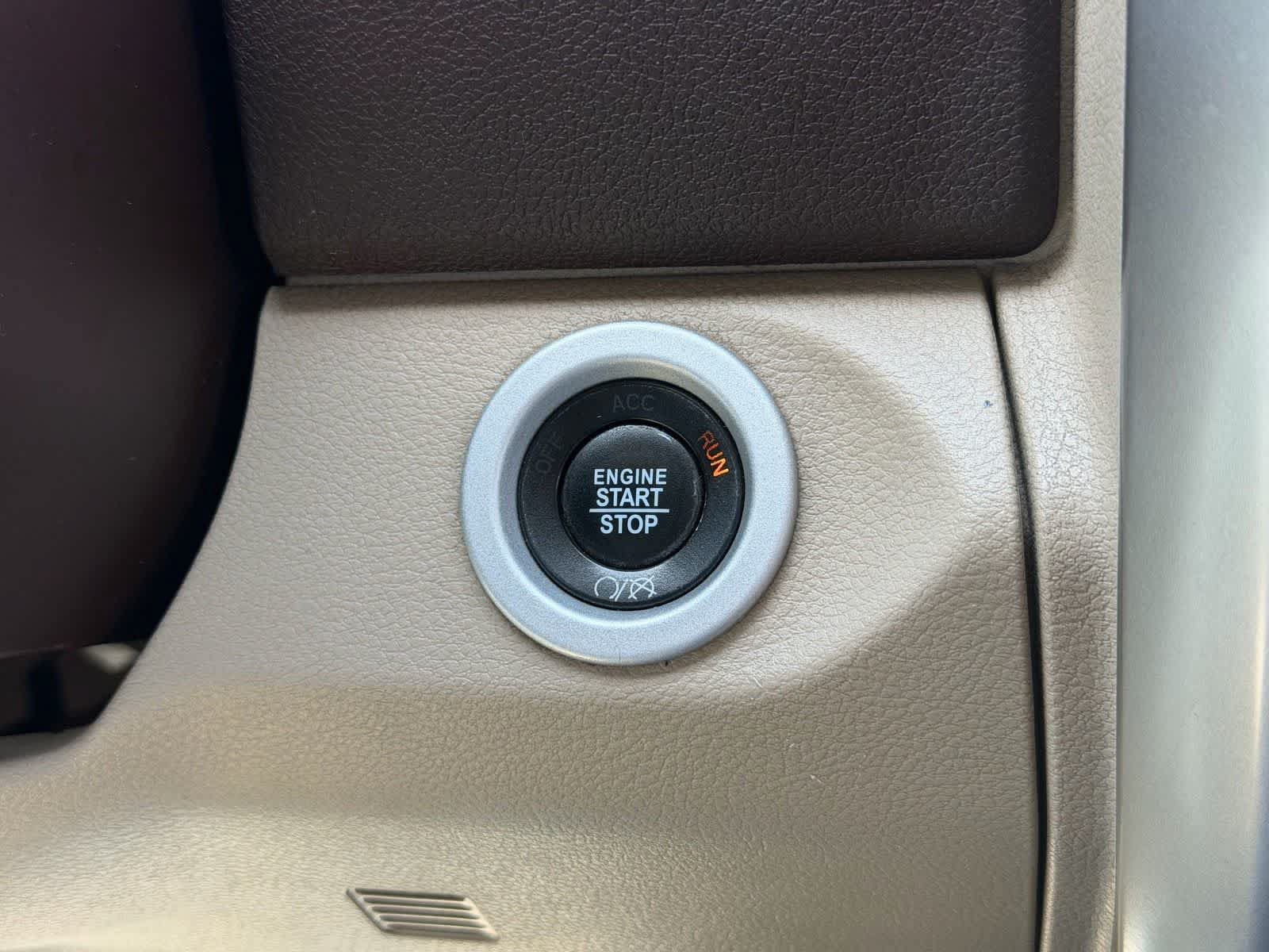 Used 2019 RAM 1500 Laramie w/ Convenience Group AWD/4WD image 21
