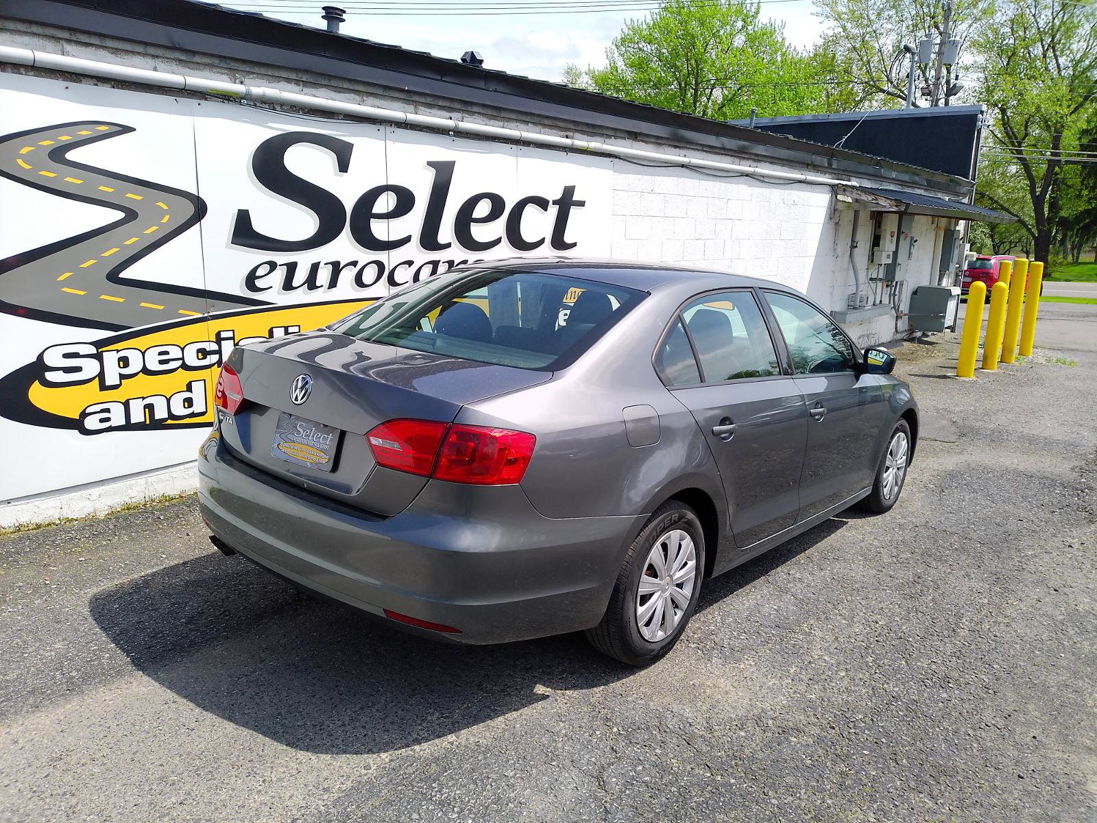 Used 2012 Volkswagen Jetta S FWD image 2