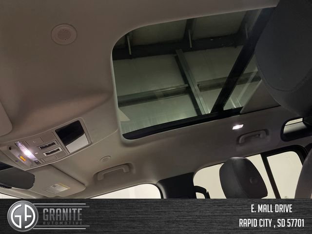 Used 2024 Land Rover Defender 110 X-Dynamic SE image 26