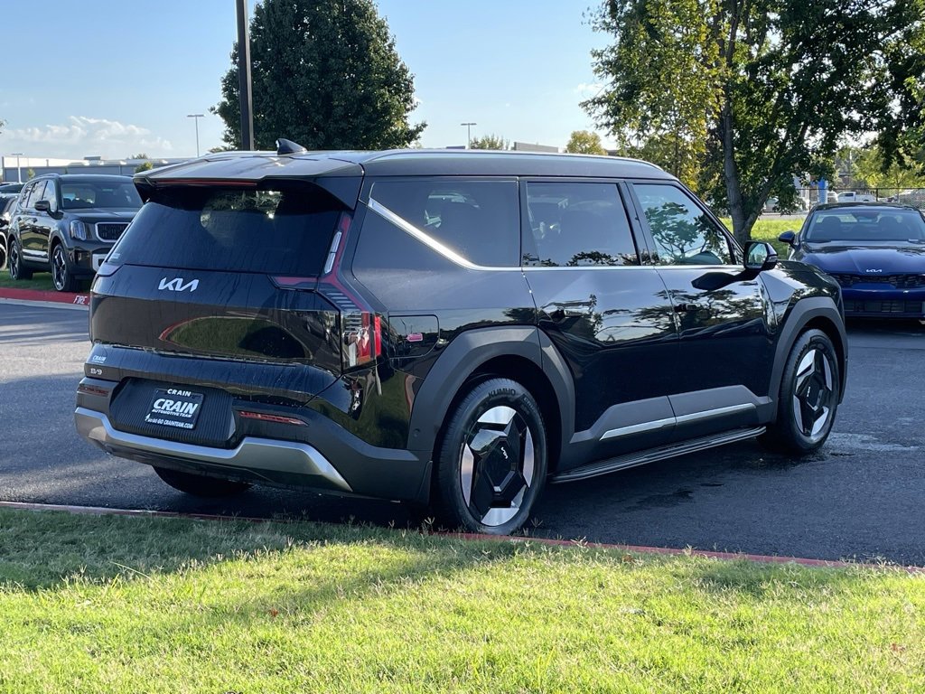 New 2026 Kia EV9 Wind image 5