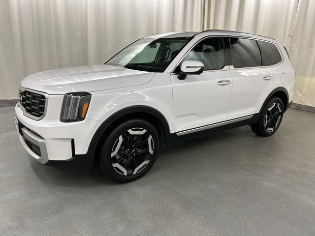 Used 2025 Kia Telluride S AWD/4WD image 2
