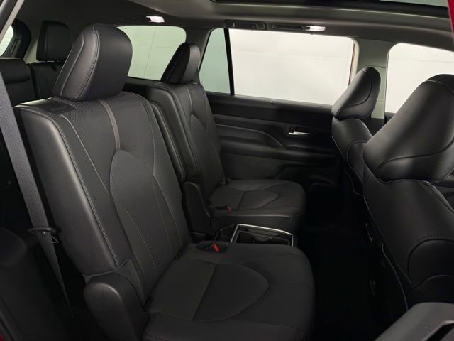 Used 2024 Toyota Grand Highlander Platinum image 17