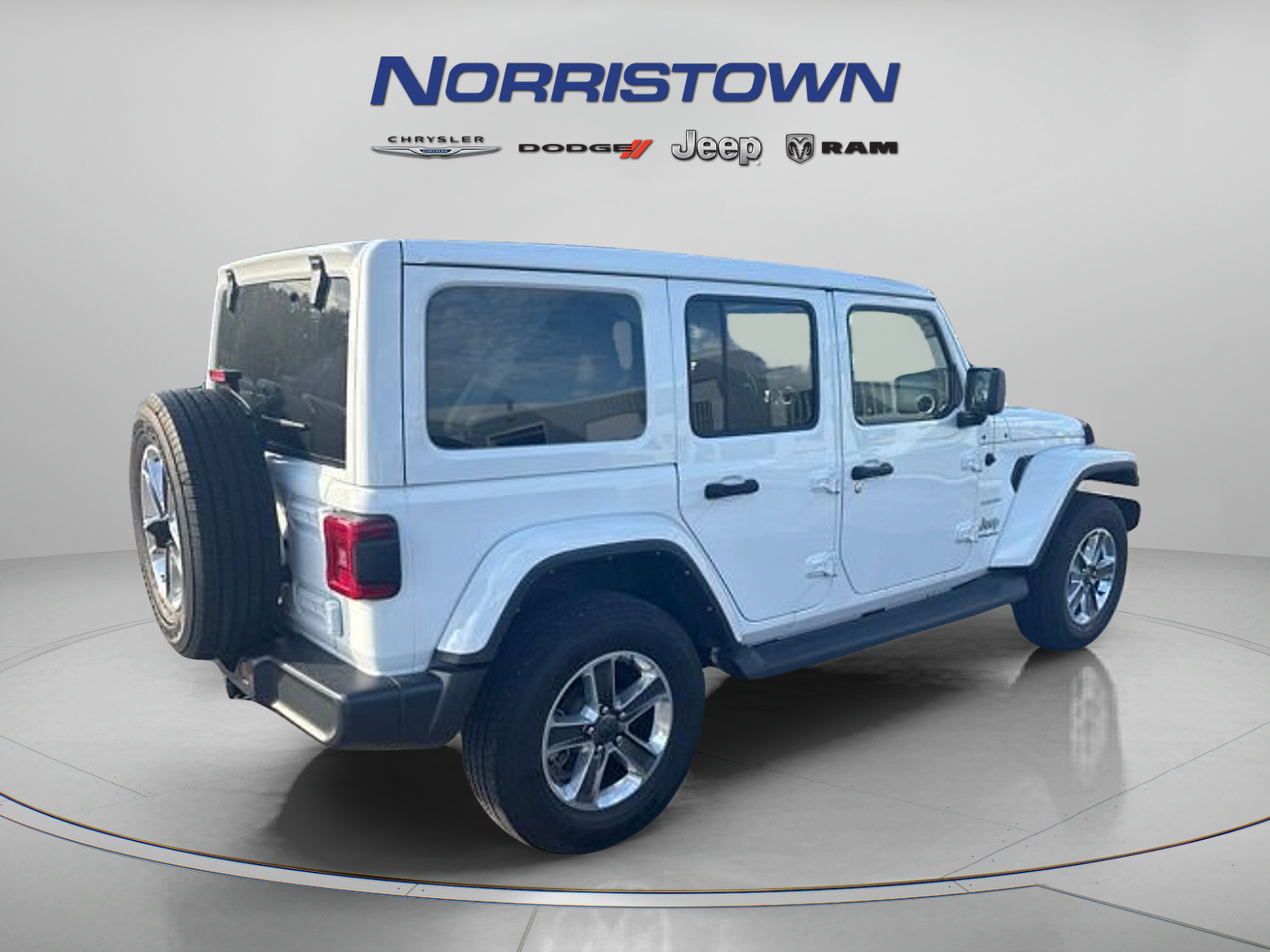 Used 2023 Jeep Wrangler Unlimited Sahara w/ LED Lighting Group AWD/4WD image 8