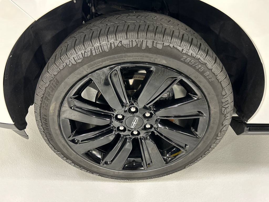 Certified 2023 Lincoln Navigator L Reserve AWD/4WD image 8