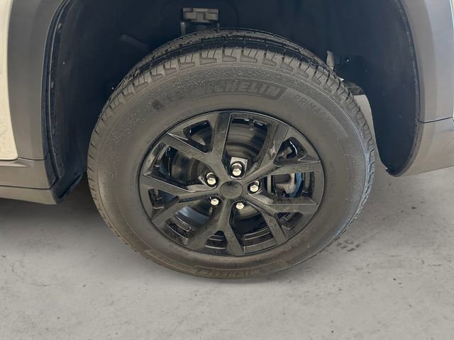 Used 2024 Jeep Grand Cherokee L Laredo AWD/4WD image 14