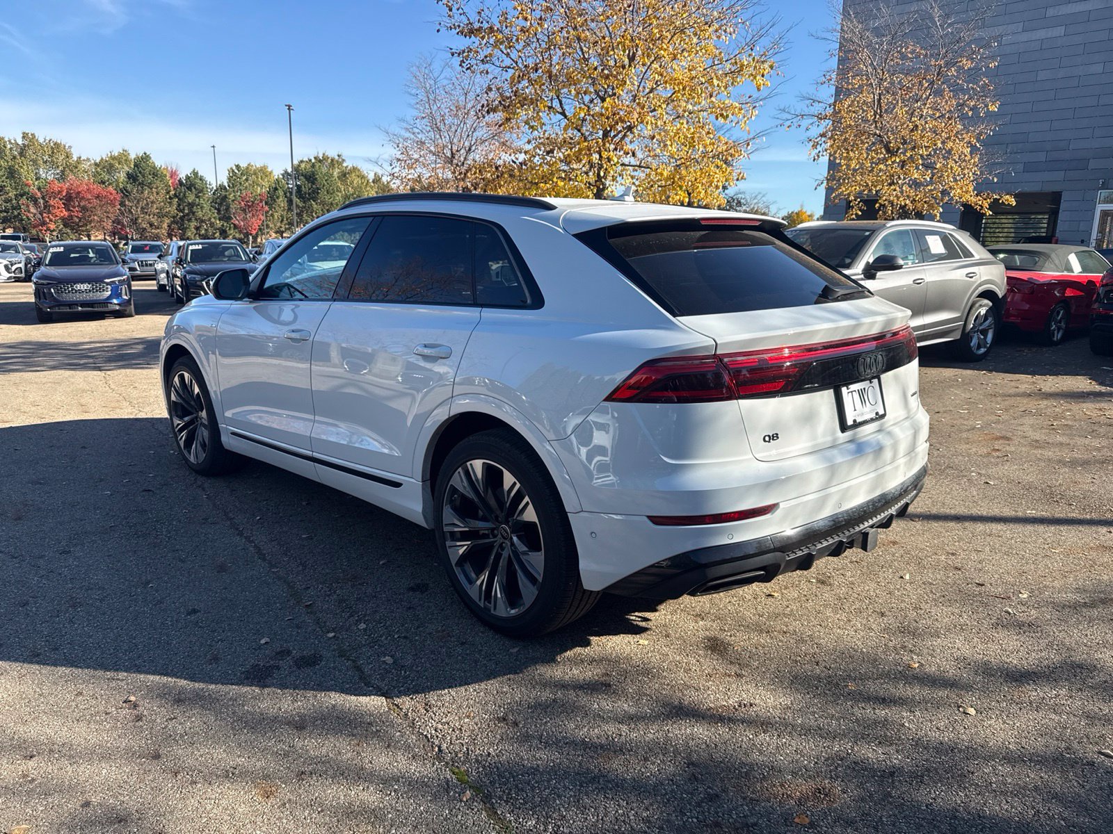 Used 2026 Audi Q8 Premium Plus AWD/4WD image 3
