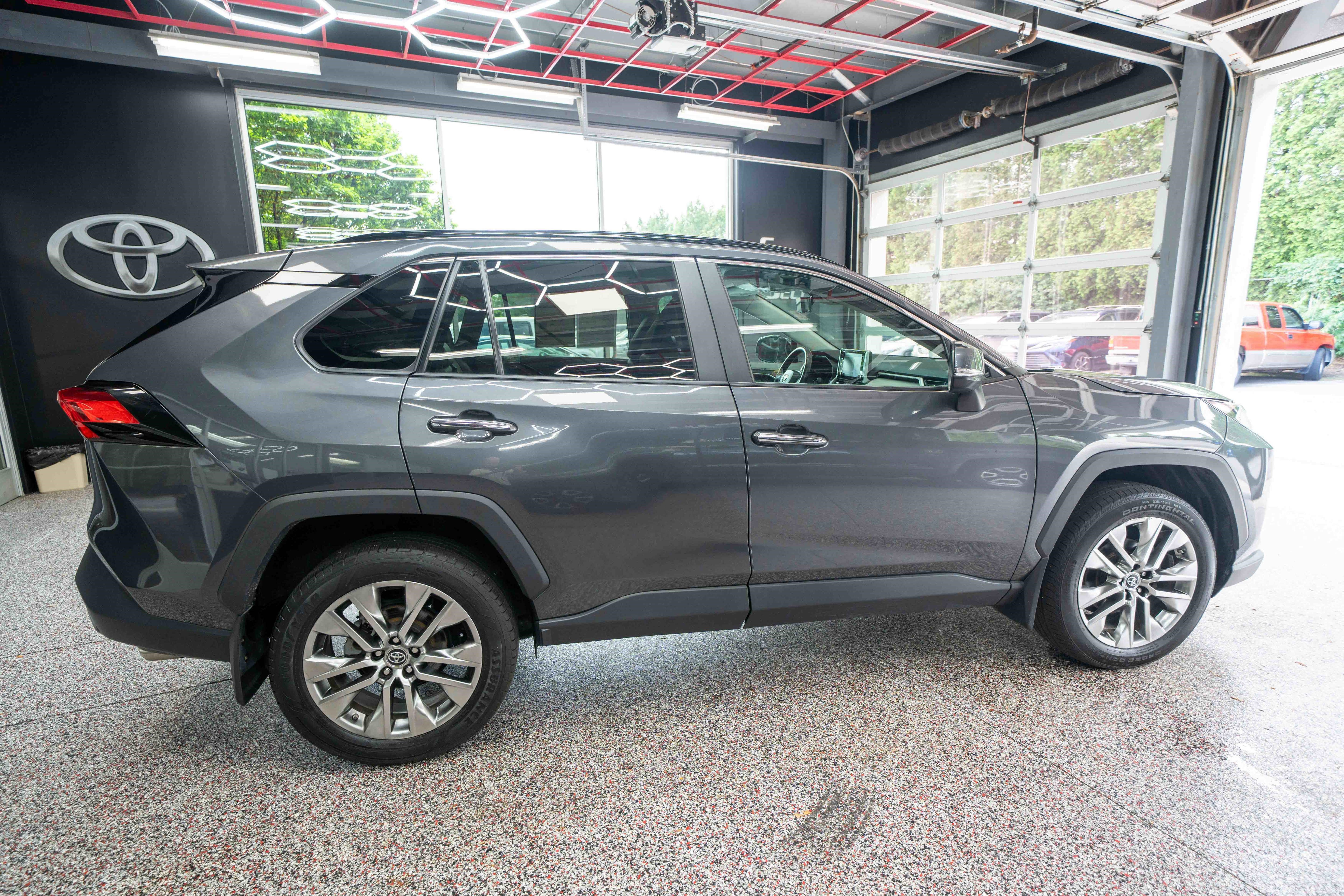 Used 2019 Toyota RAV4 Limited w/ All Weather Liner Package AWD/4WD image 4