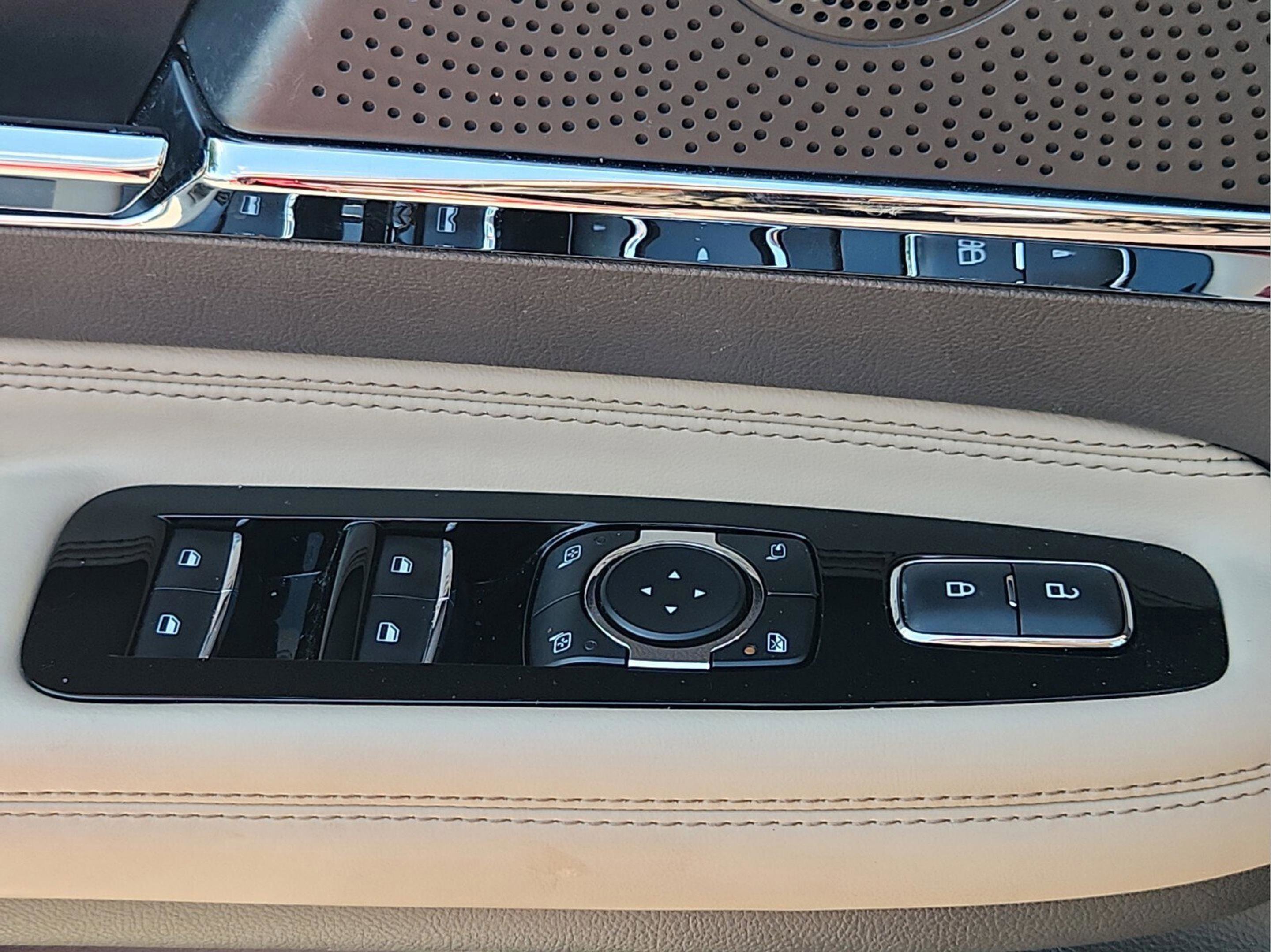 Used 2023 Lincoln Corsair Standard image 26