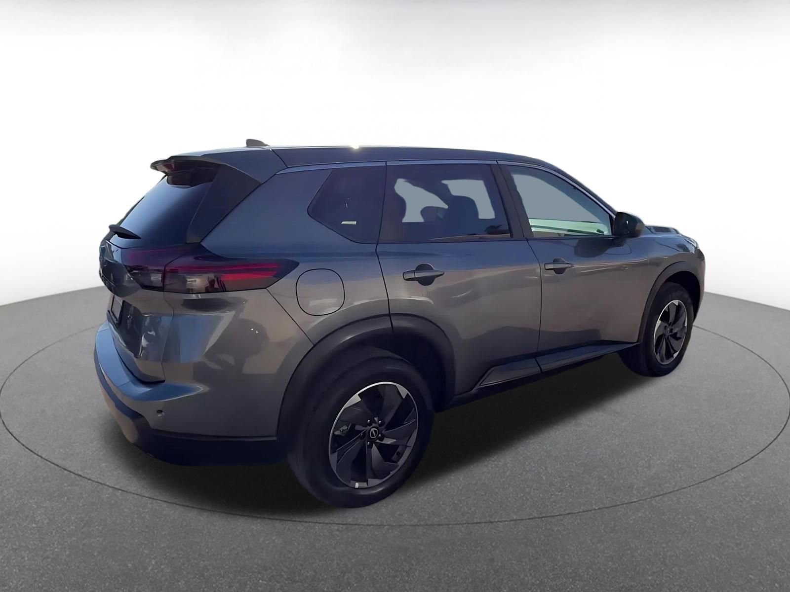 Used 2025 Nissan Rogue SV image 14