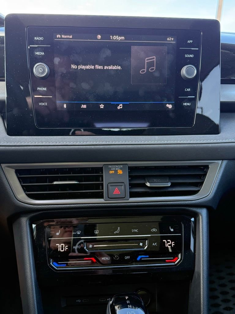 Used 2025 Volkswagen Taos SE image 14