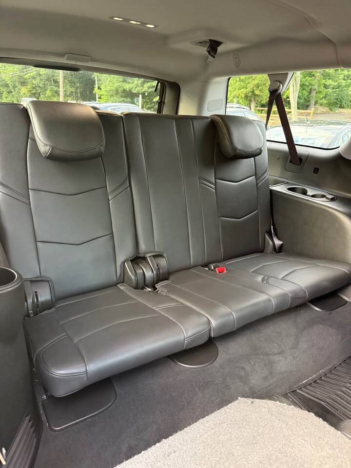 Used 2017 Cadillac Escalade ESV Luxury AWD/4WD image 12