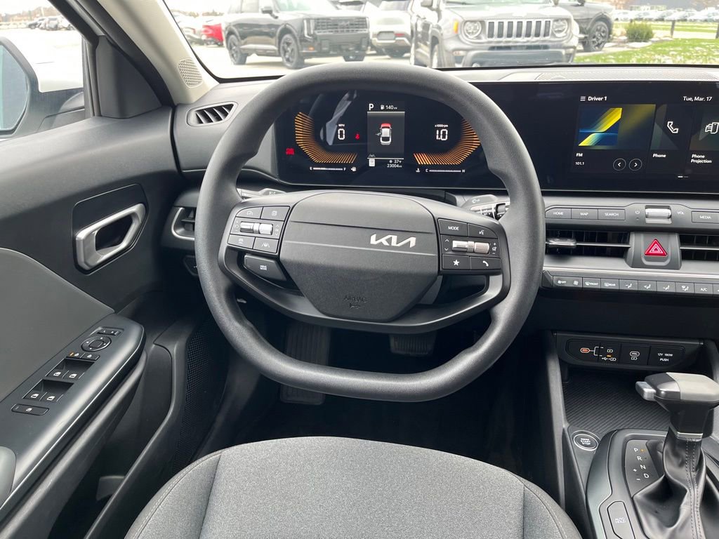 Used 2025 Kia K4 LXS image 17