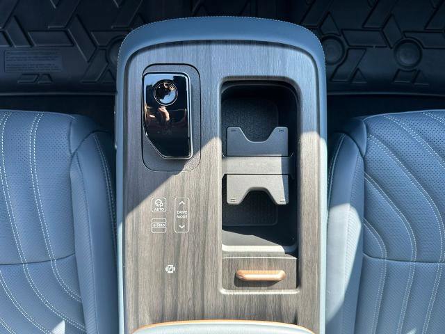 Certified 2025 Nissan Ariya Platinum image 19