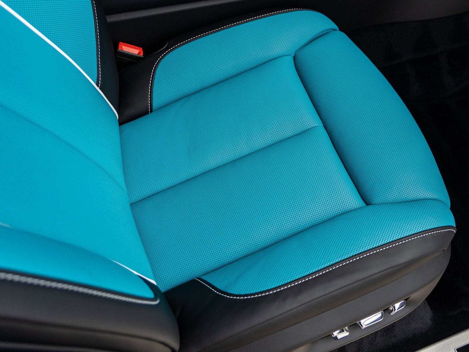 New 2026 Rolls-Royce Cullinan Black Badge image 55