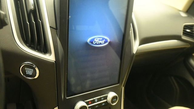 Certified 2022 Ford Edge SEL w/ Convenience Package AWD/4WD image 16