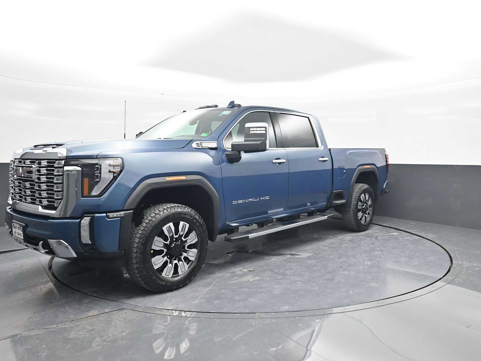New 2026 GMC Sierra 2500 Denali w/ Denali Reserve Package AWD/4WD image 4