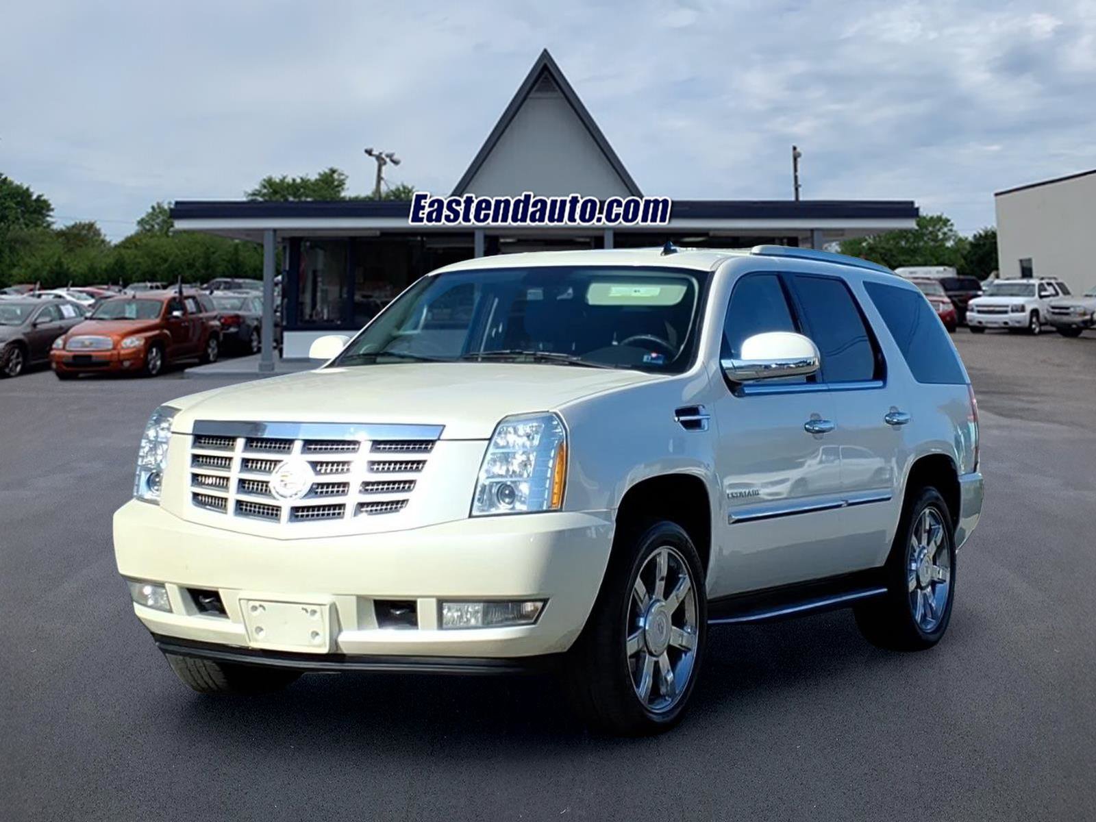 Used 2014 Cadillac Escalade Luxury image 1