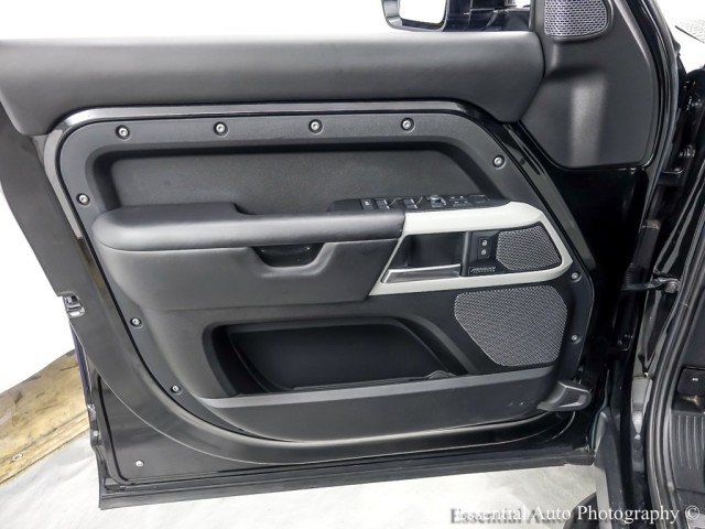 Used 2022 Land Rover Defender 110 X-Dynamic HSE AWD/4WD image 27