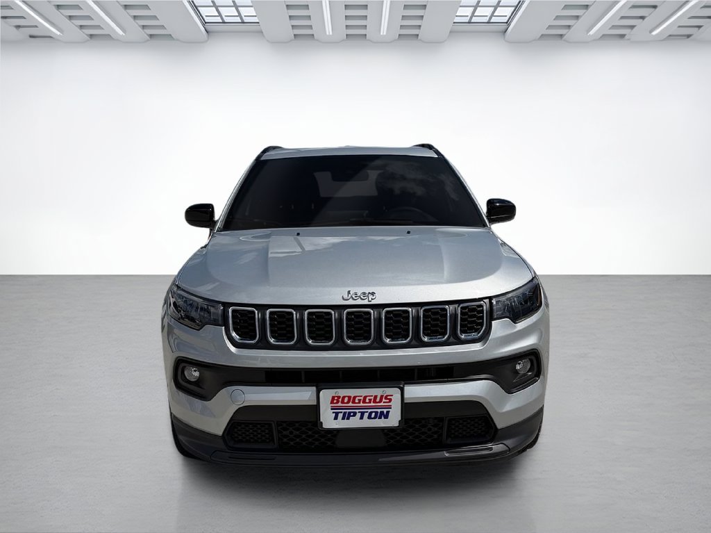 Used 2025 Jeep Compass Latitude AWD/4WD image 8