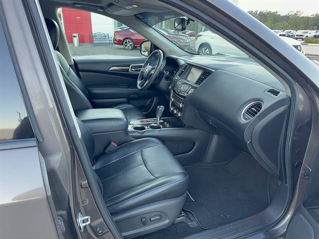Used 2015 Nissan Pathfinder Platinum FWD image 13
