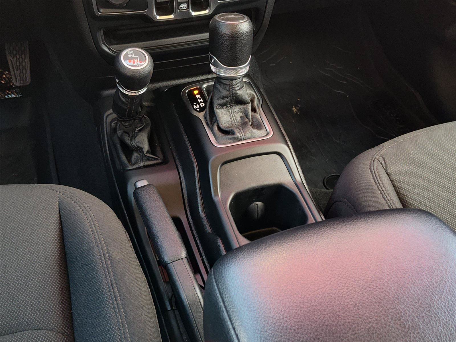 Used 2023 Jeep Gladiator Sport AWD/4WD image 18