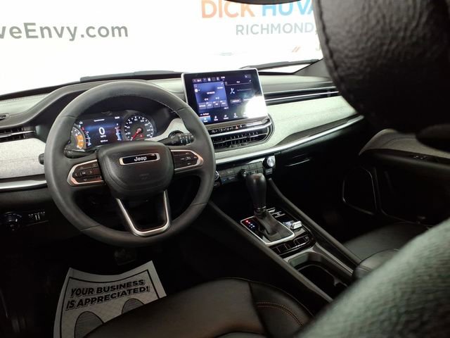 Used 2024 Jeep Compass Latitude image 10