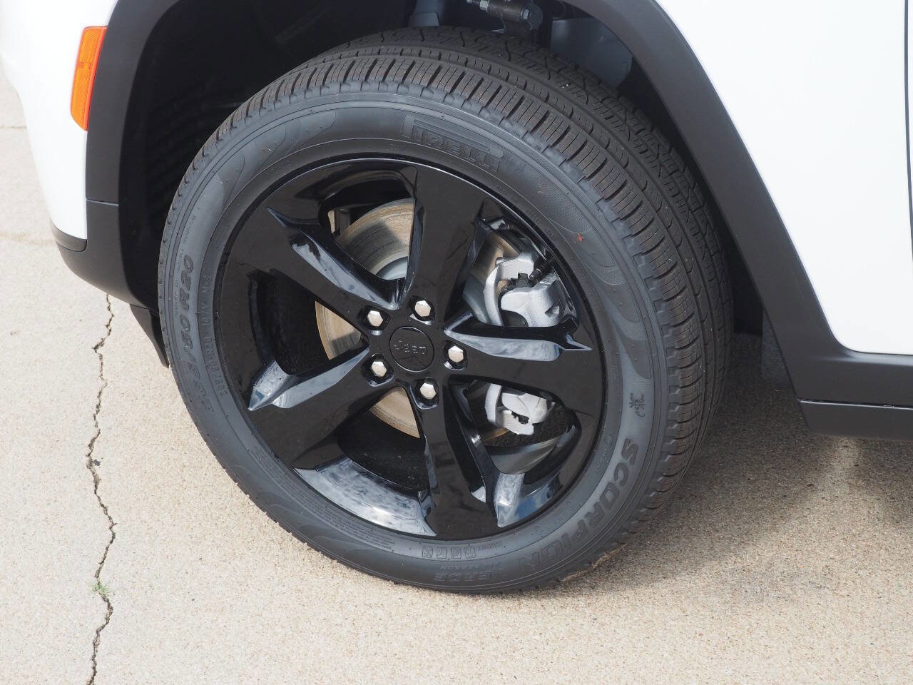New 2025 Jeep Grand Cherokee L Limited image 4