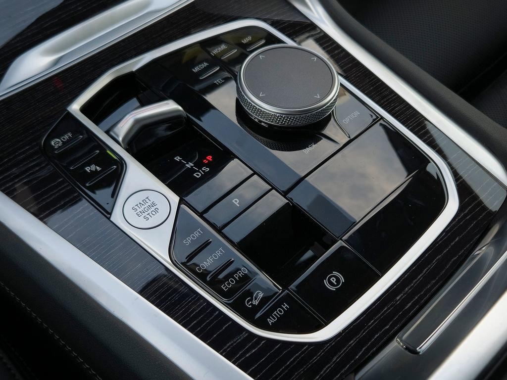 New 2026 BMW X6 xDrive40i w/ Premium Package image 9