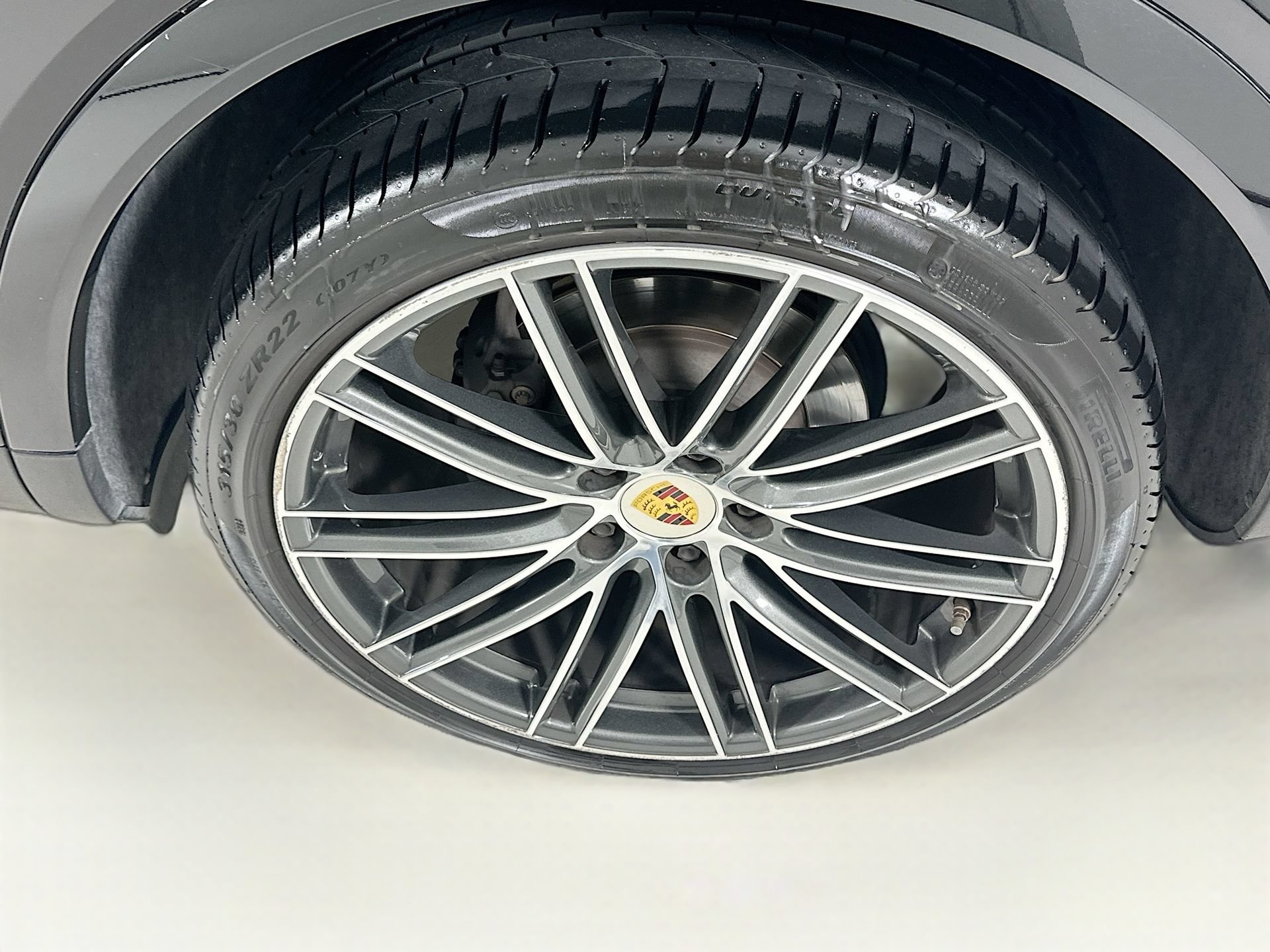 Used 2023 Porsche Cayenne Platinum Edition AWD/4WD image 34