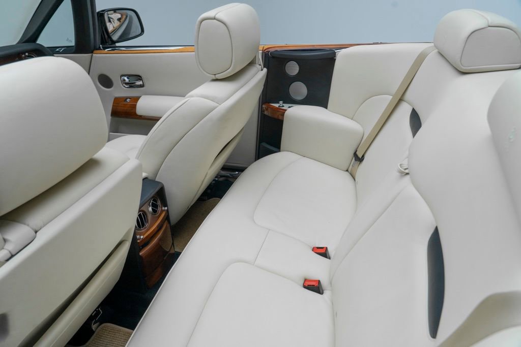 Used 2010 Rolls-Royce Phantom Drophead Coupe RWD image 44