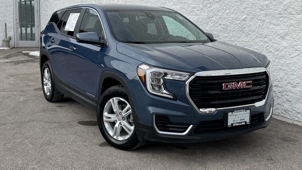 Used 2024 GMC Terrain SLE w/ LPO, Floor Liner Package image 2