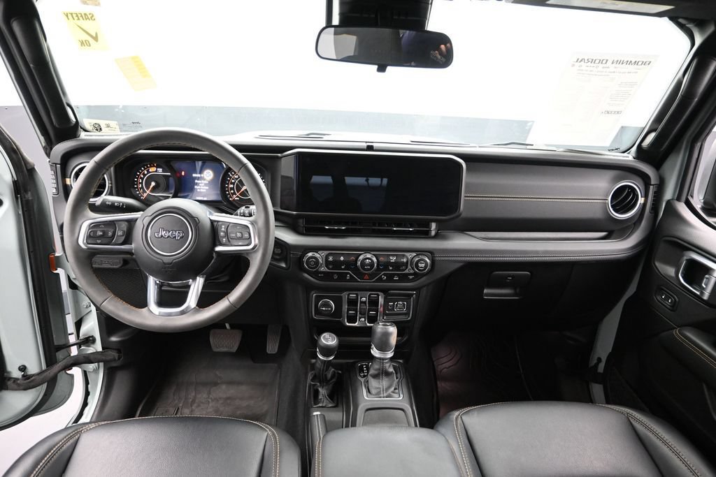 Used 2024 Jeep Wrangler Unlimited Sahara w/ Safety Group AWD/4WD image 19