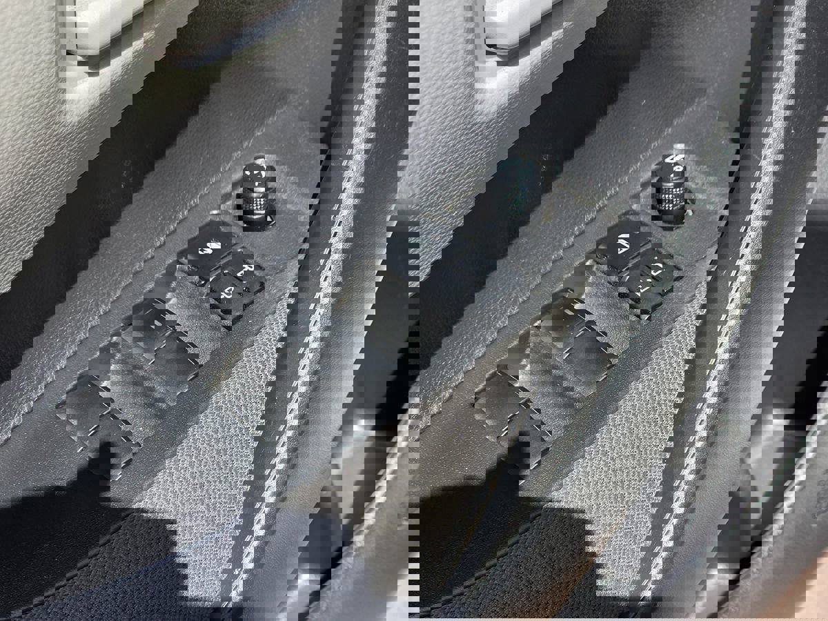 Used 2023 Toyota Corolla LE image 31