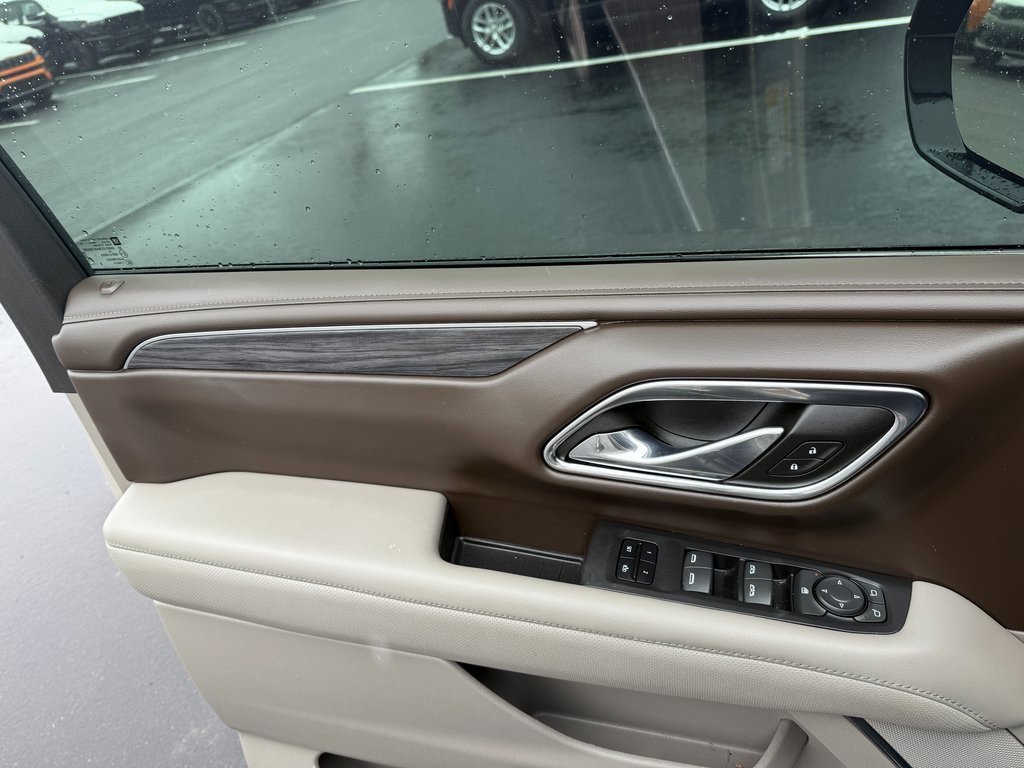 Used 2023 GMC Yukon SLT image 12