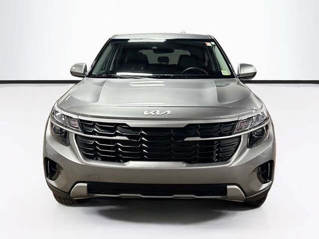 Used 2024 Kia Seltos LX image 2
