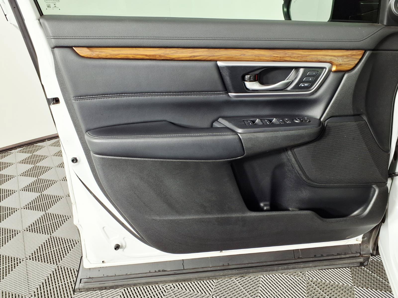 Used 2020 Honda CR-V Touring image 16