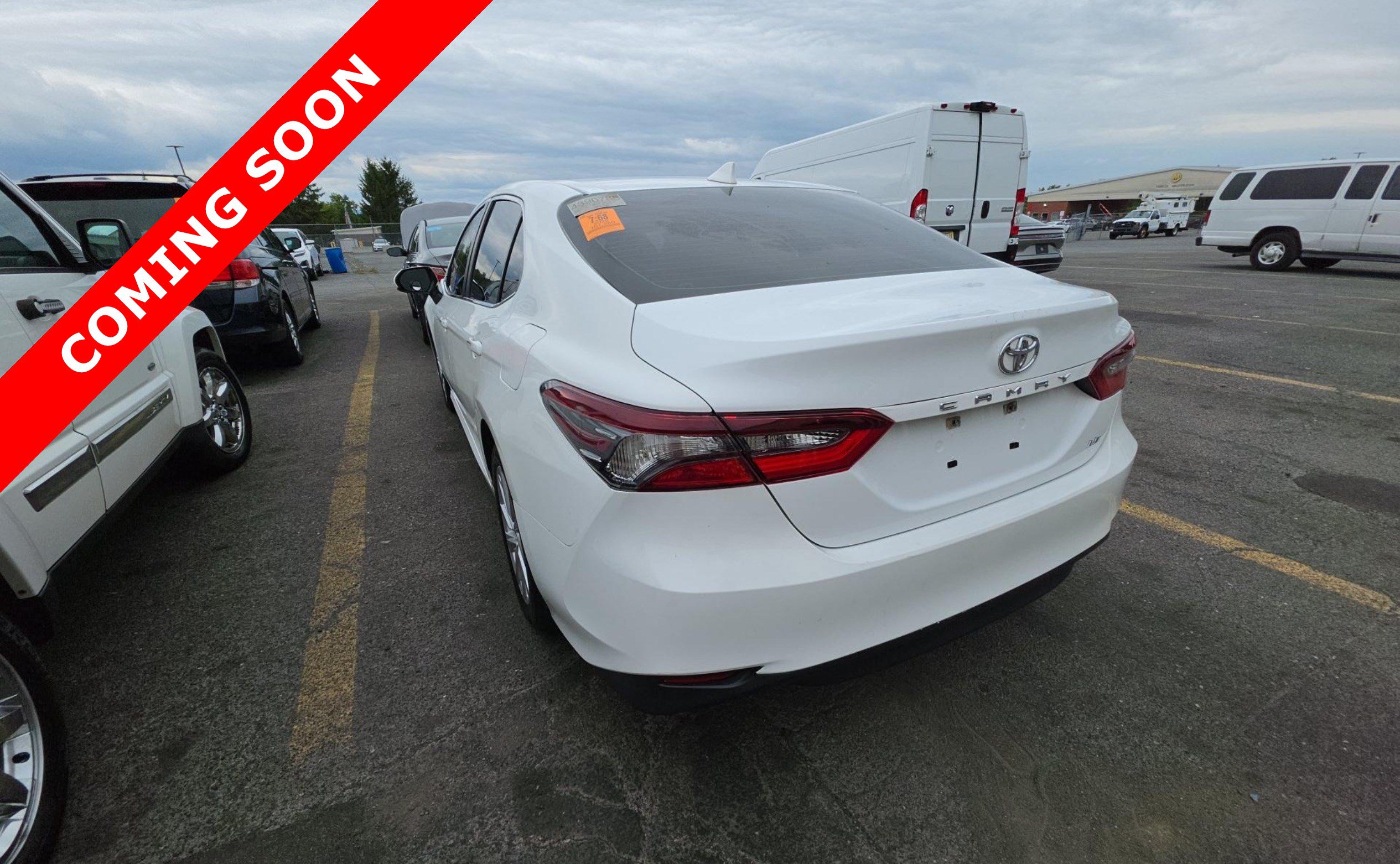 Used 2022 Toyota Camry LE FWD image 5