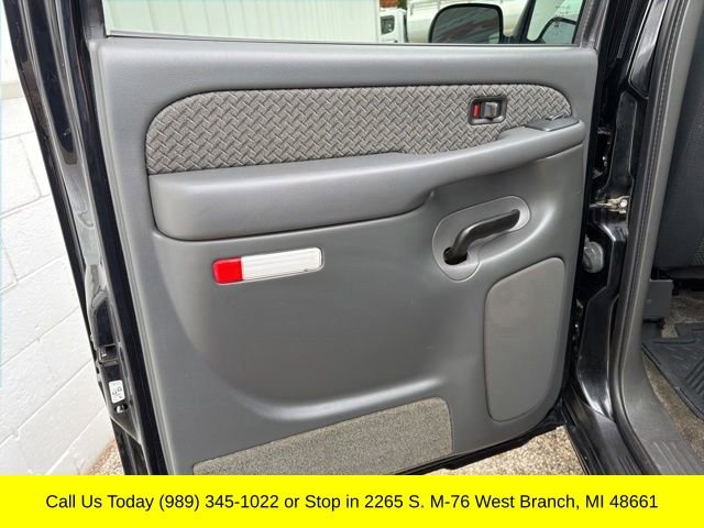 Used 2003 Chevrolet Avalanche 4x4 w/ Suspension Package, Off-Road image 29