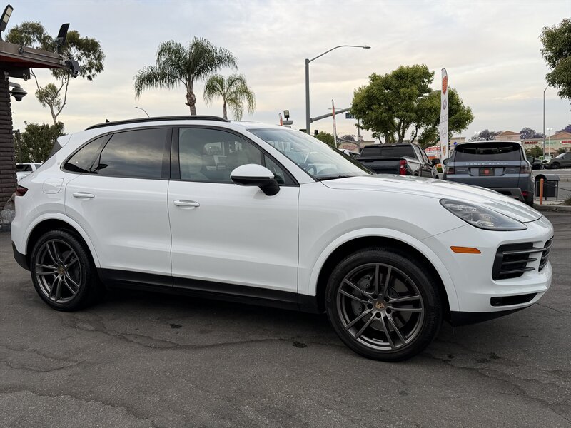 Used 2023 Porsche Cayenne S Platinum w/ Premium Package Plus AWD/4WD image 20