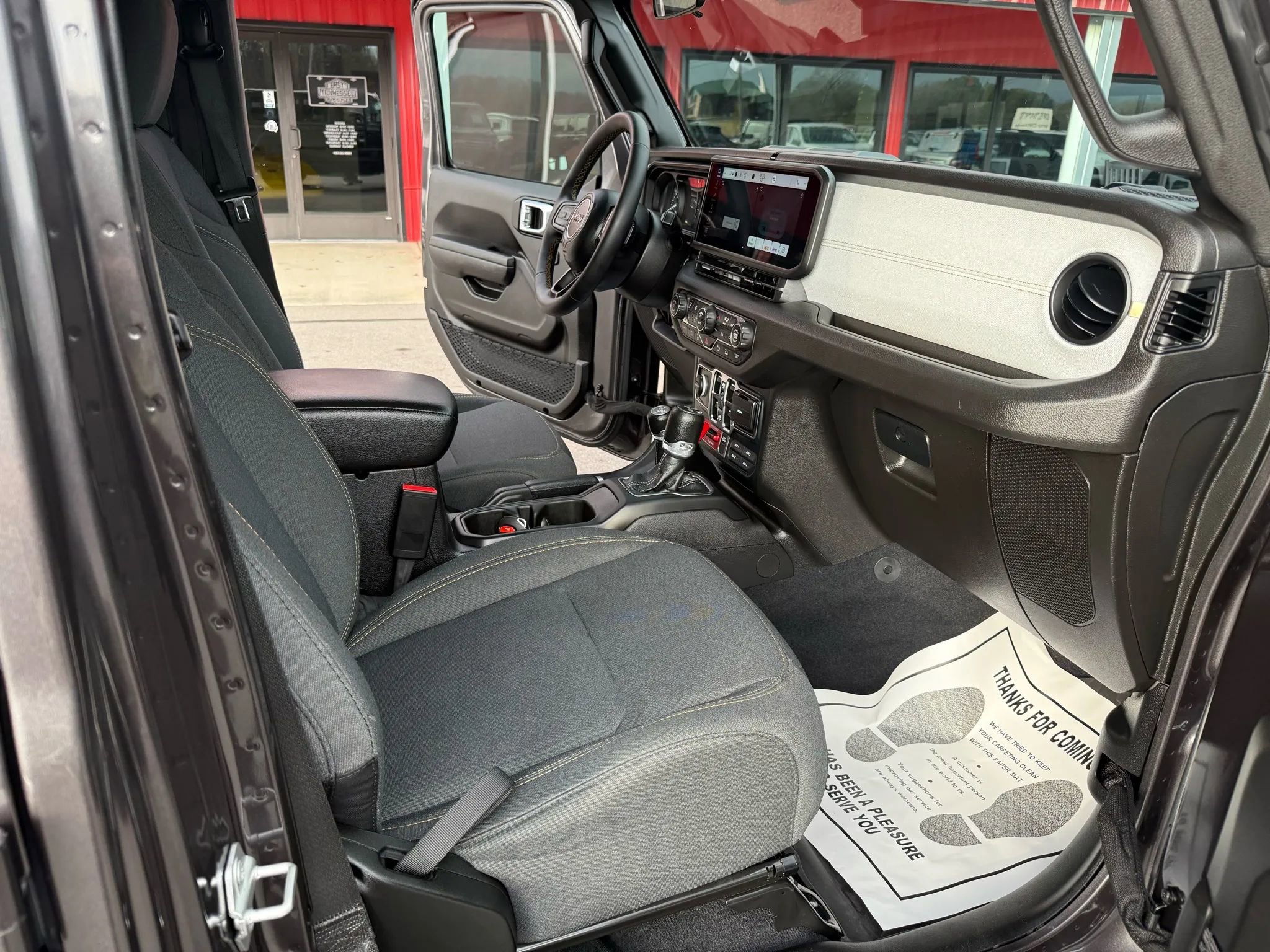 Used 2024 Jeep Wrangler Unlimited image 18