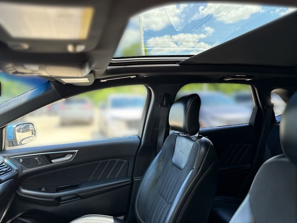 Used 2019 Ford Edge ST w/ Equipment Group 401A AWD/4WD image 16