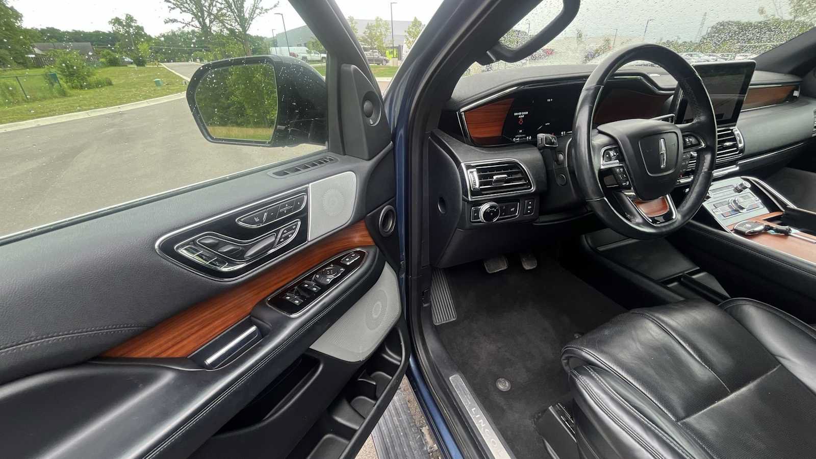 Used 2019 Lincoln Navigator Reserve AWD/4WD image 16