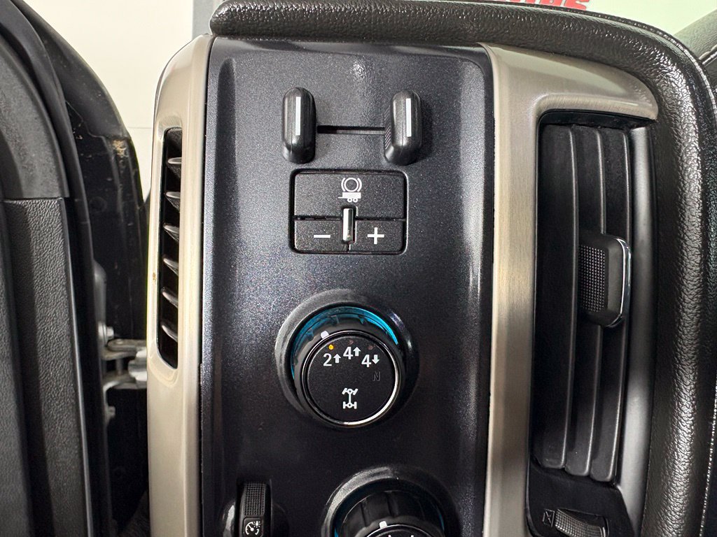 Used 2019 GMC Sierra 2500 Denali w/ Duramax Plus Package AWD/4WD image 21