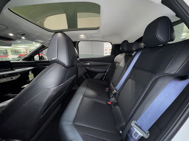 New 2026 Nissan Leaf Platinum+ w/ Cargo Package (Platinum+) FWD image 31