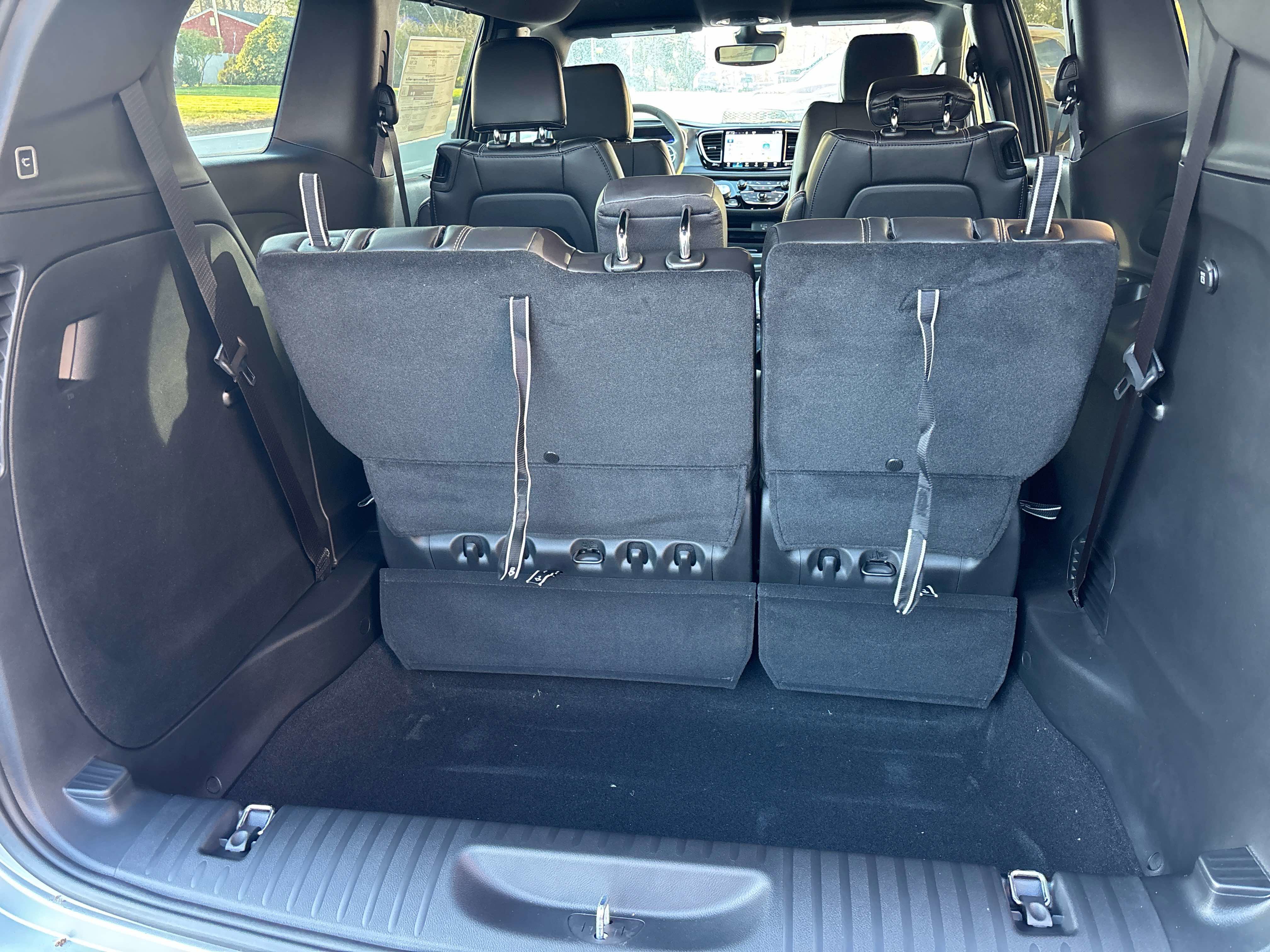 New 2026 Chrysler Pacifica Select image 8